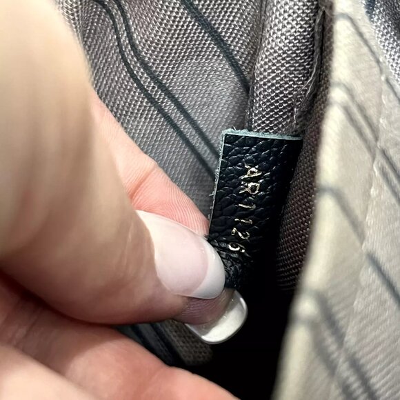 $2800 LOUIS VUITTON Black Monogram Empreinte Mazarine PM 2016 France AS IS - Picture 14 of 16